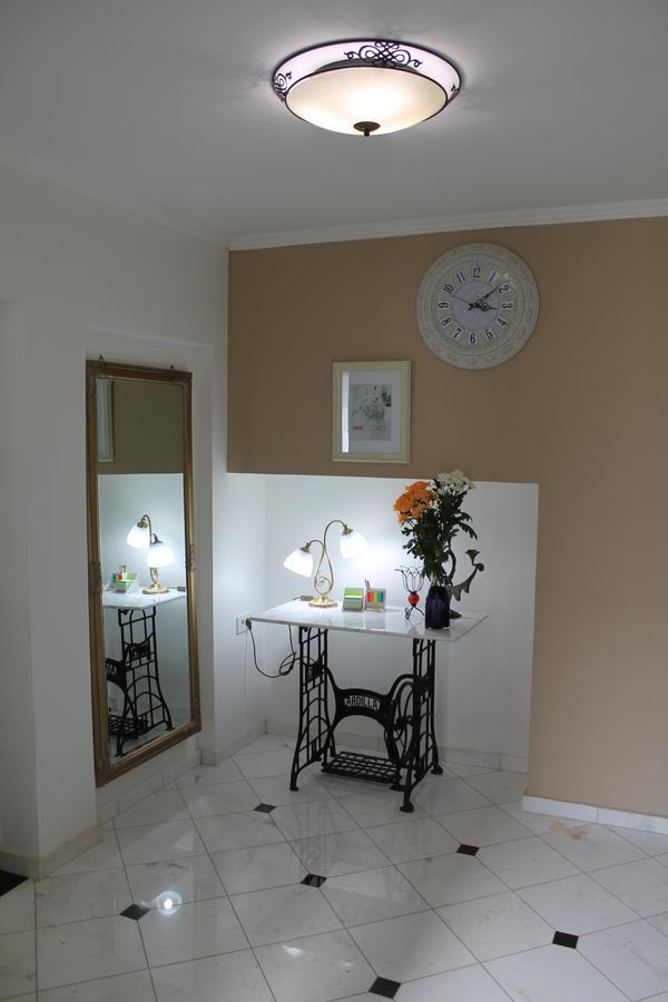 Apartamento Royal Family Ni Exterior foto